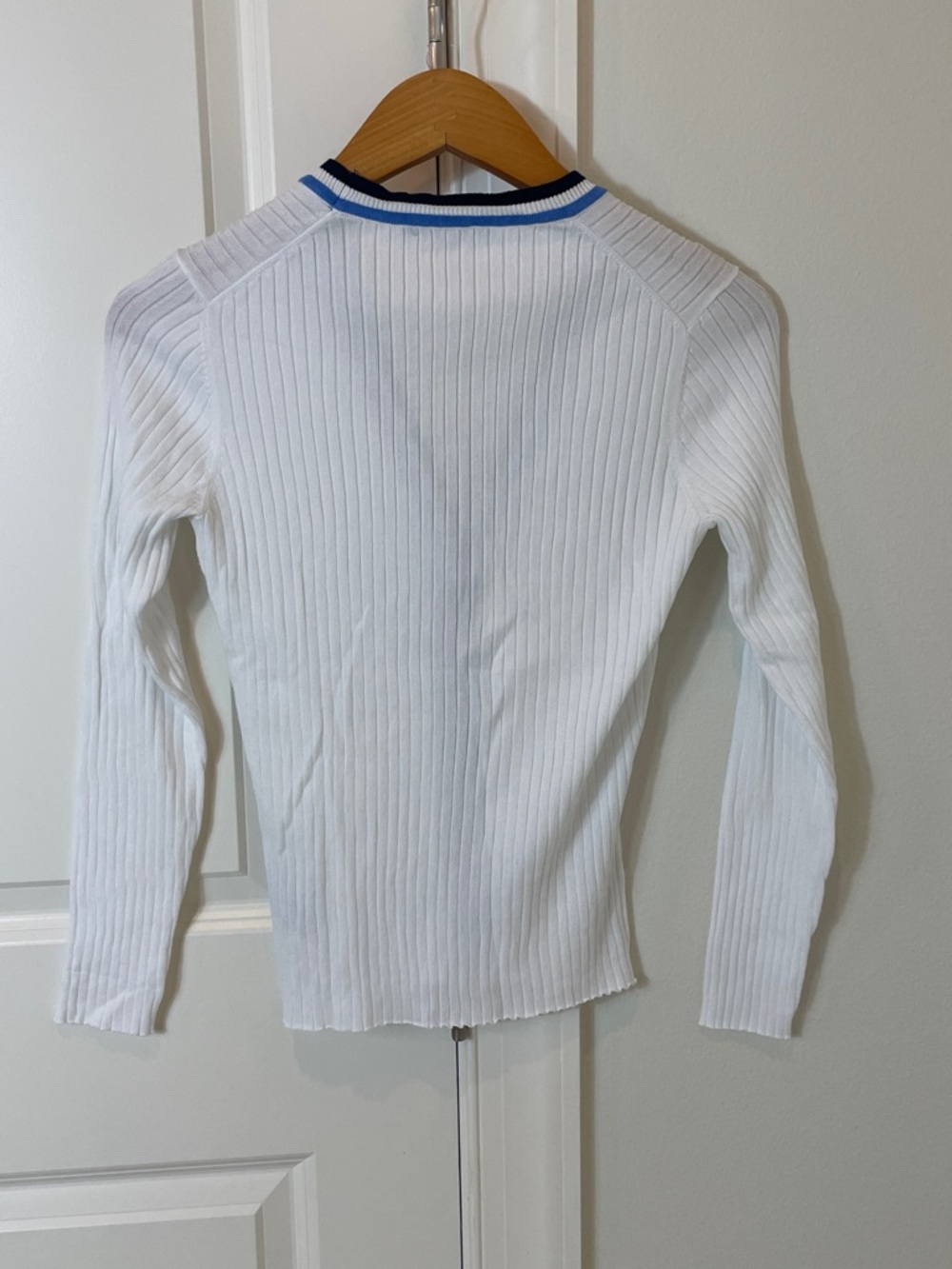 J. McLaughlin White Ribbed Cardigan with Navy and Blue Trim - Picture 2 of 5